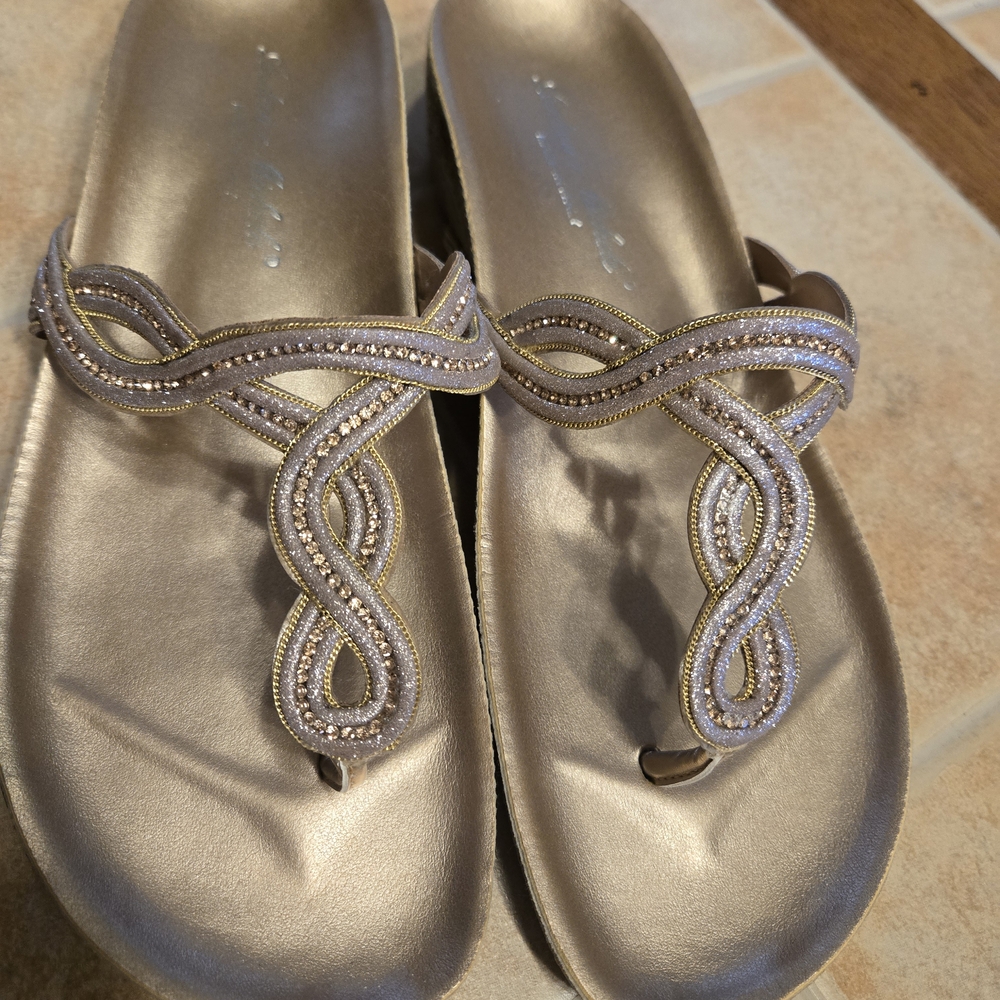 Elegant Gold Women's Sandals